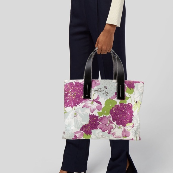 Rare Burberry London Floral Pattern Canvas & Leather Tote Bag EUC - Picture 2 of 13